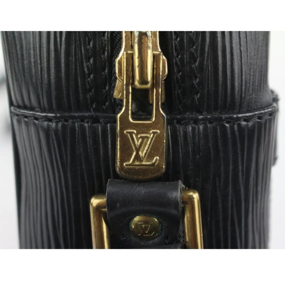Louis Vuitton Black Epi Leather Trocadero 24 Crossbody Bag - Picture 8 of 16
